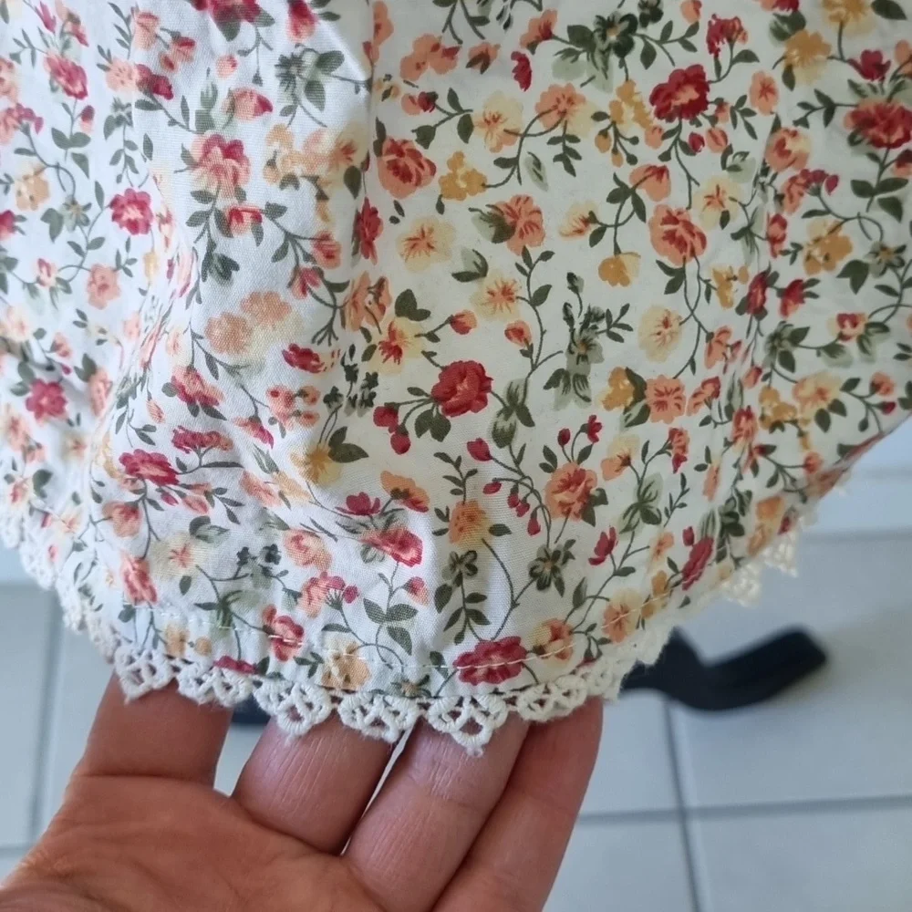 CKM, floral dress, tie waist, elastic back, adjustable straps, approx size 10 - Picture 3 of 9
